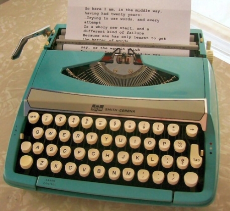 Photo of a manual typewriter